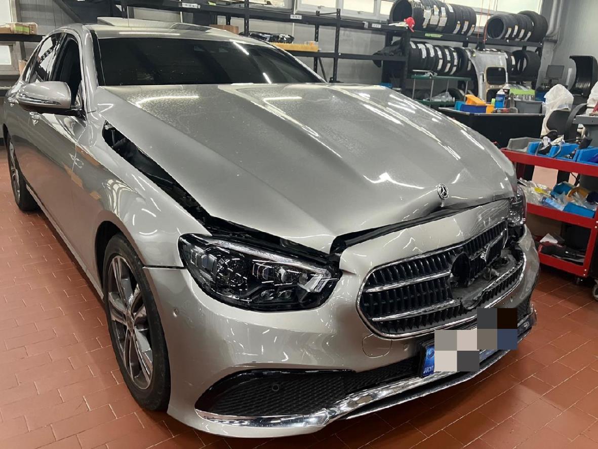Mercedes E350