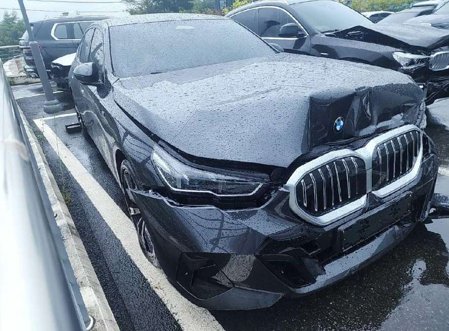 BMW 530i
