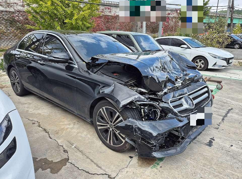 Mercedes E 300