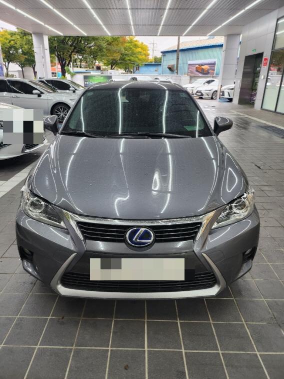 Lexus CT200h