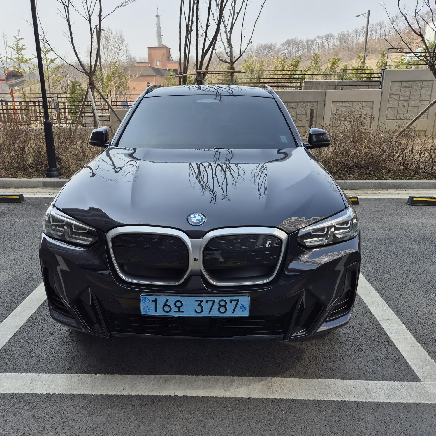 BMW iX3