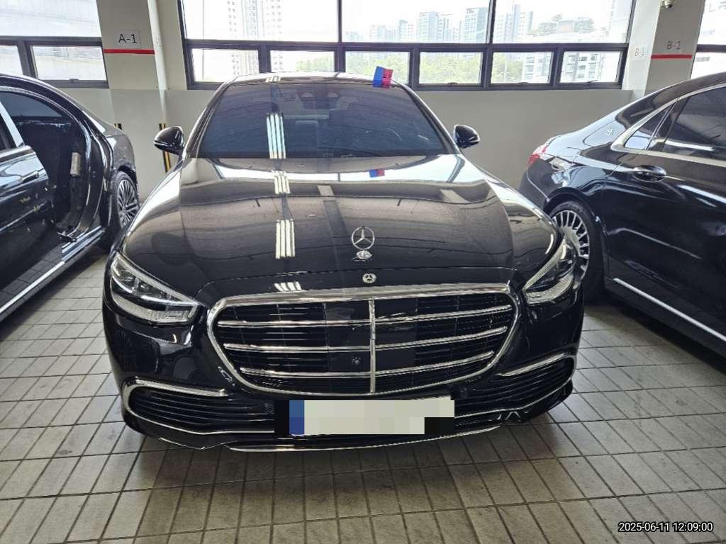 Mercedes-Benz S580
