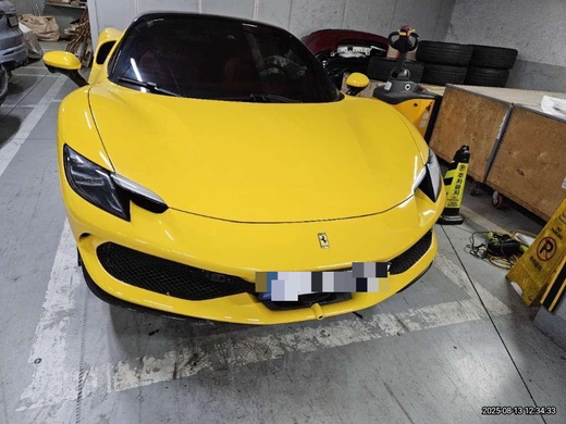 Ferrari 296 GTS 2024