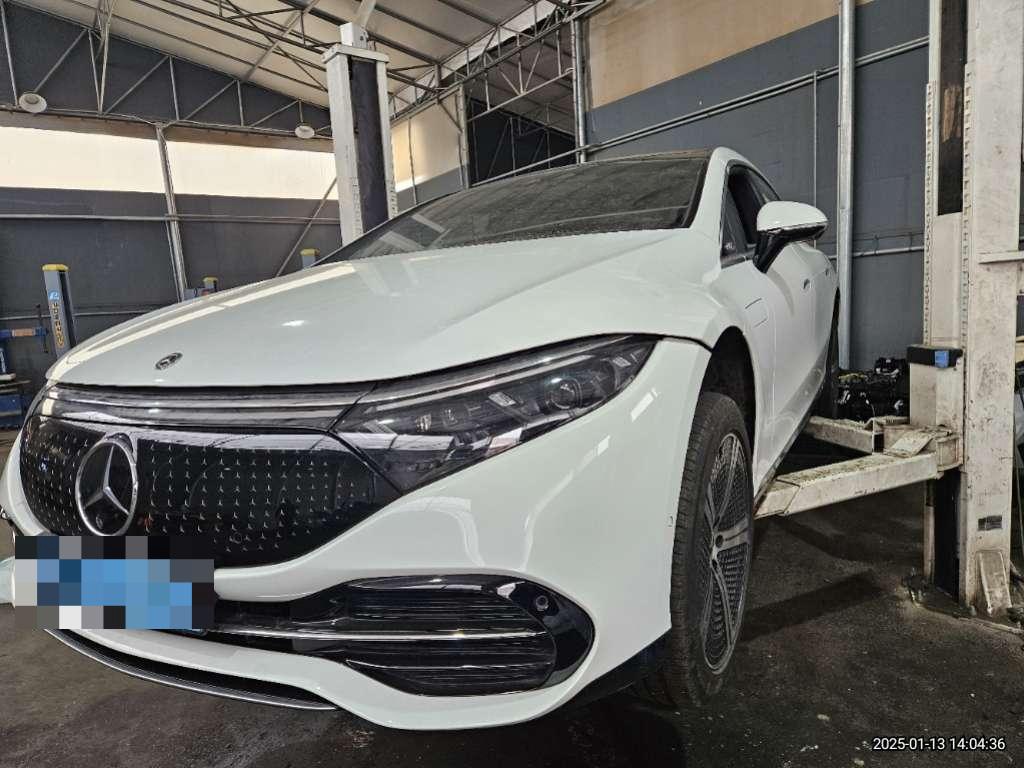 Mercedes EQS350 