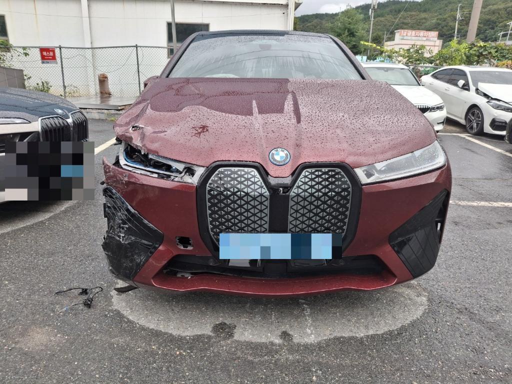 BMW iX