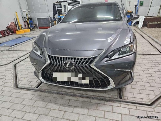Lexus ES300h 2022