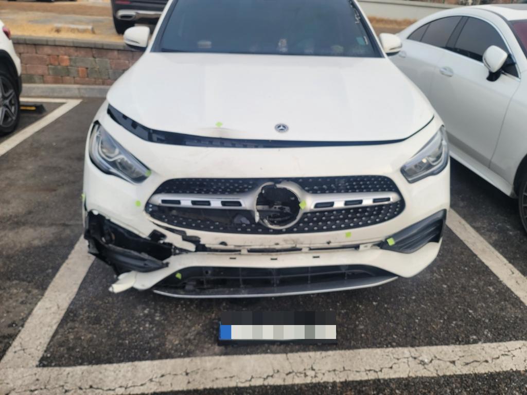 Mercedes-Benz GLA250