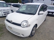 Toyota Sienta 2006