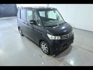 NISSAN ROOX 2011