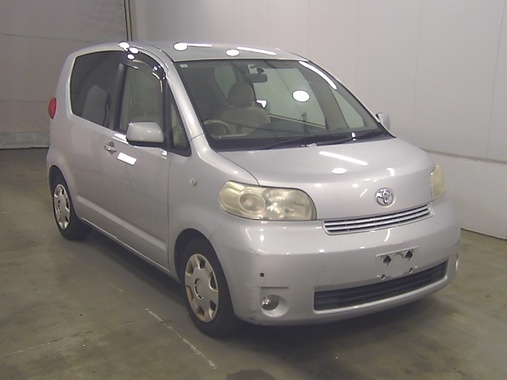 Toyota Porte 2006