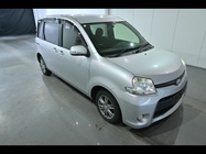 Toyota Sienta 2015