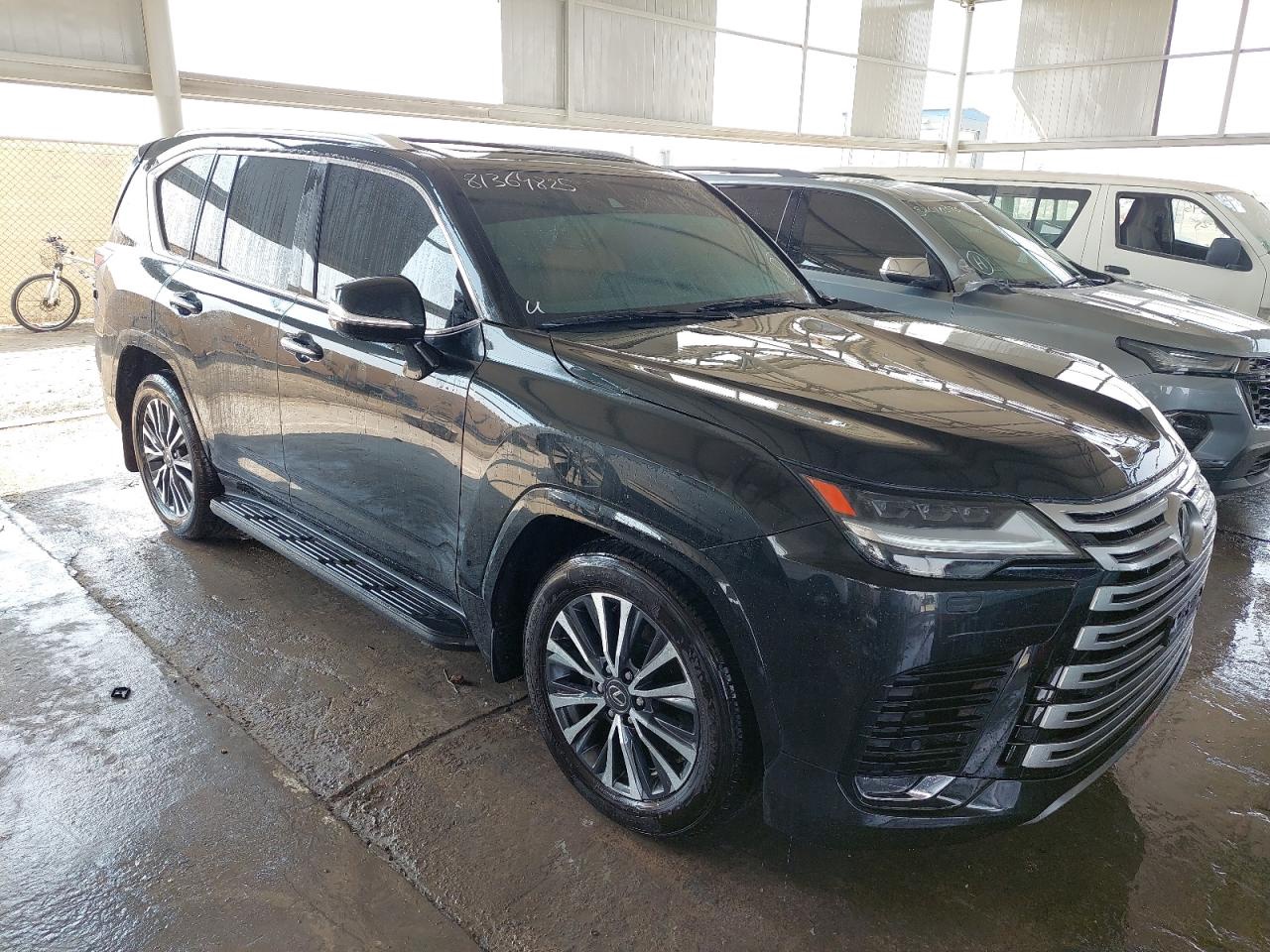 Lexus LX 600