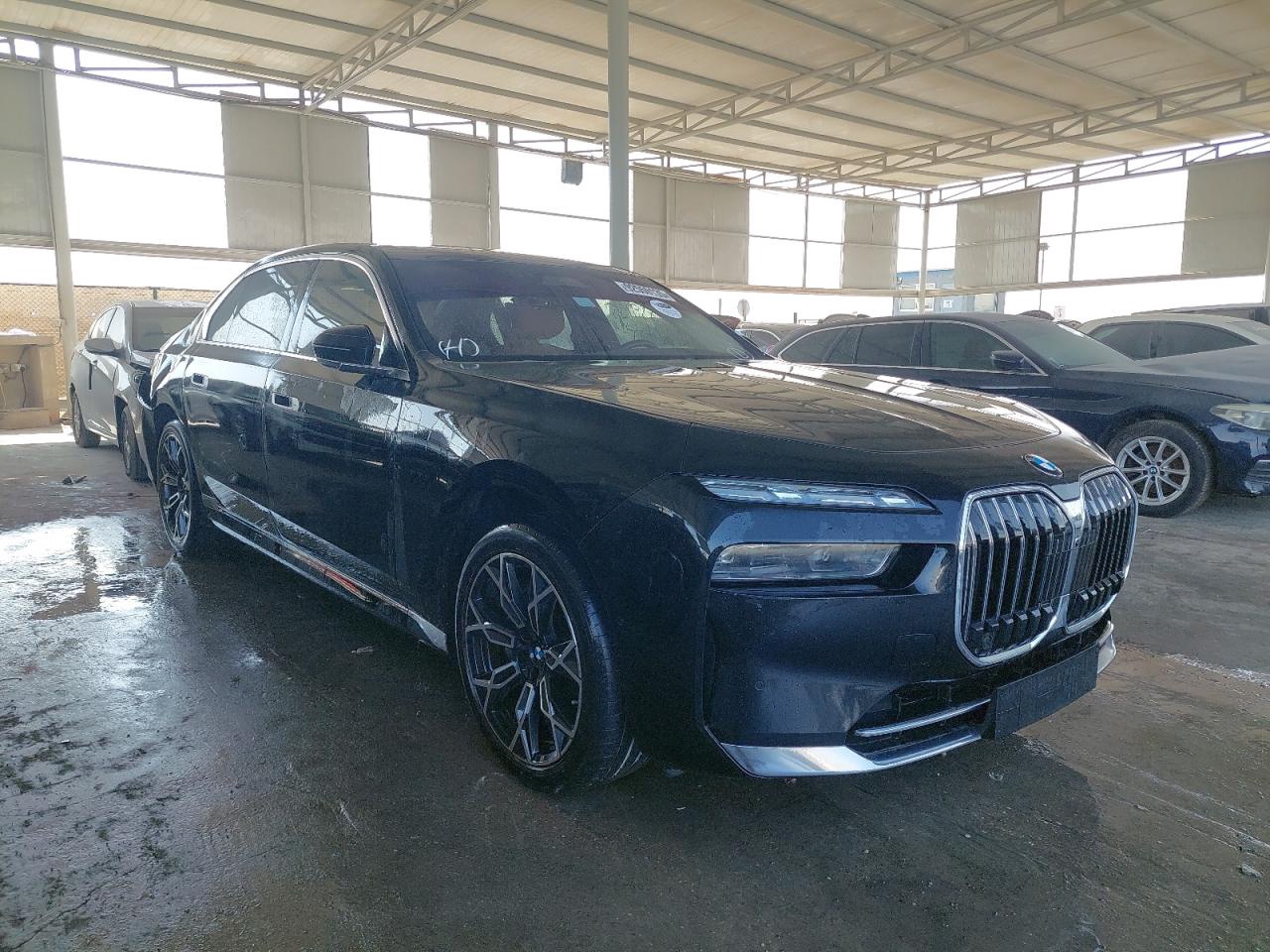 BMW 735i