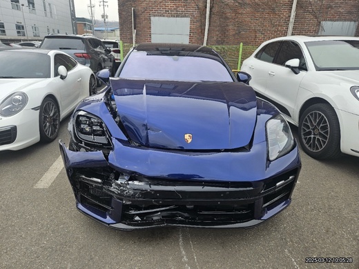 Porsche Panamera 2025