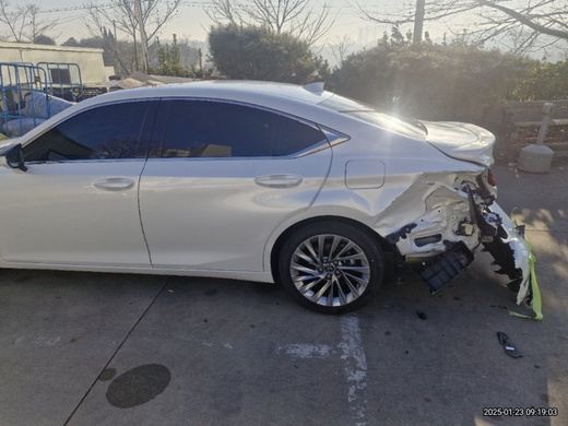 Lexus ES300h 2024
