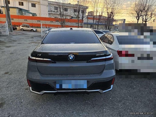 BMW i7 2023