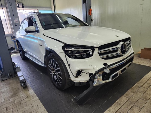 Mercedes GLC300 e 2021