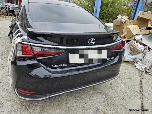 Lexus ES300h 2022