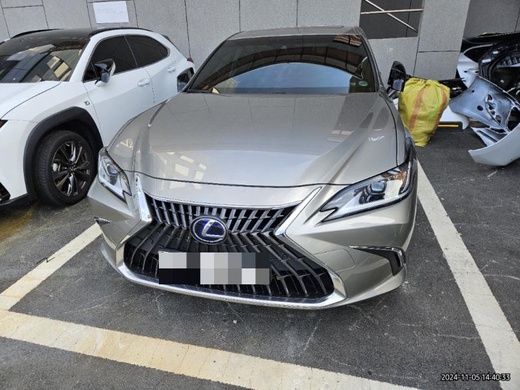 Lexus ES300h 2022