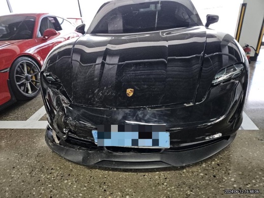 Porsche Taycan 2021