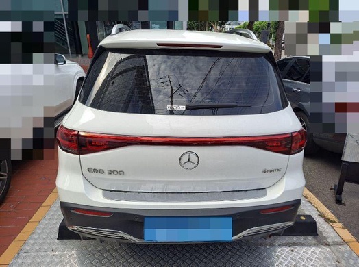 Mercedes EQB300 2023