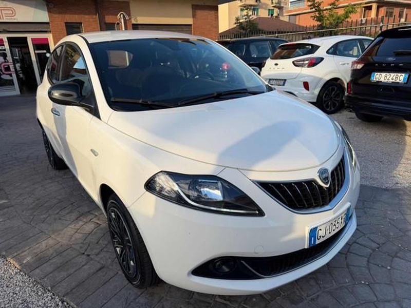 Lancia Ypsilon