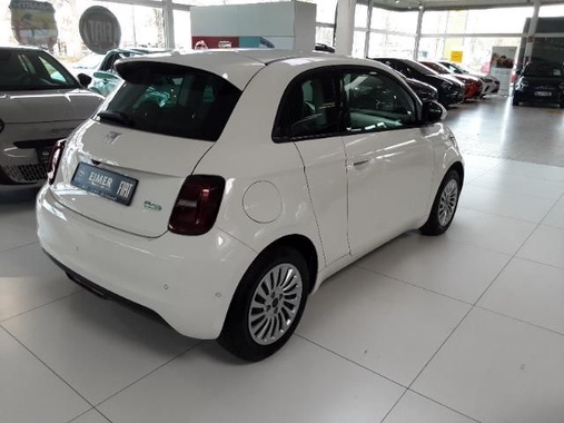 Fiat 500e 2023