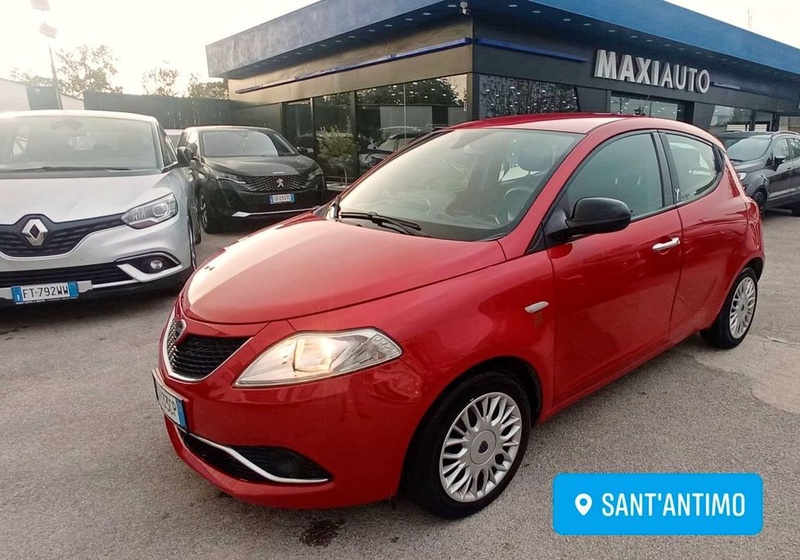 Lancia Ypsilon