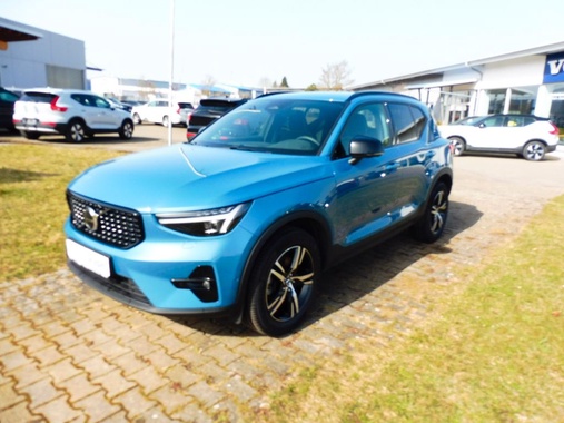 Volvo XC40 2025