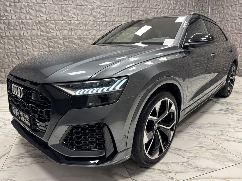 Audi RSQ8