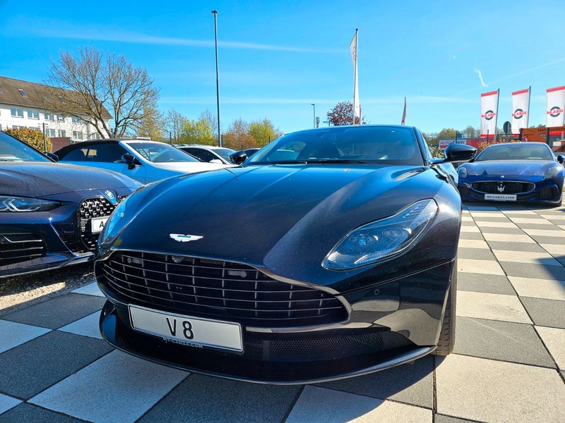 Aston Martin DB11