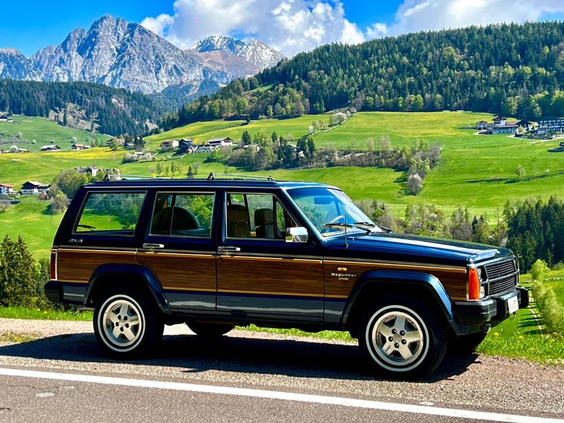 Jeep Wagoneer