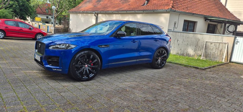 Jaguar F-Pace
