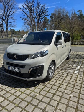 Peugeot Traveller 2021