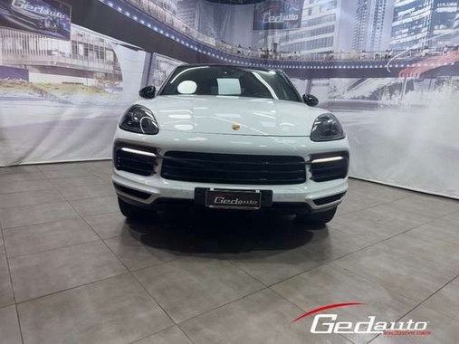 Porsche Cayenne 2021