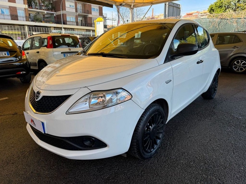 Lancia Ypsilon