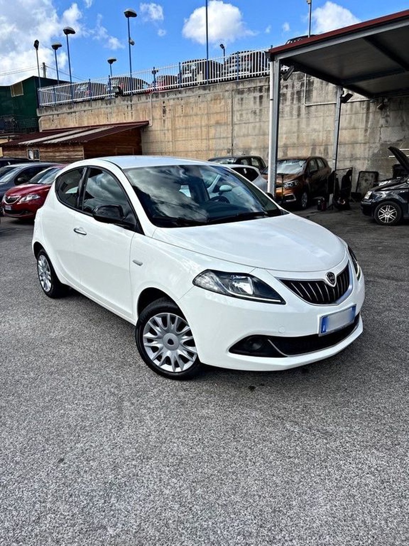 Lancia Ypsilon