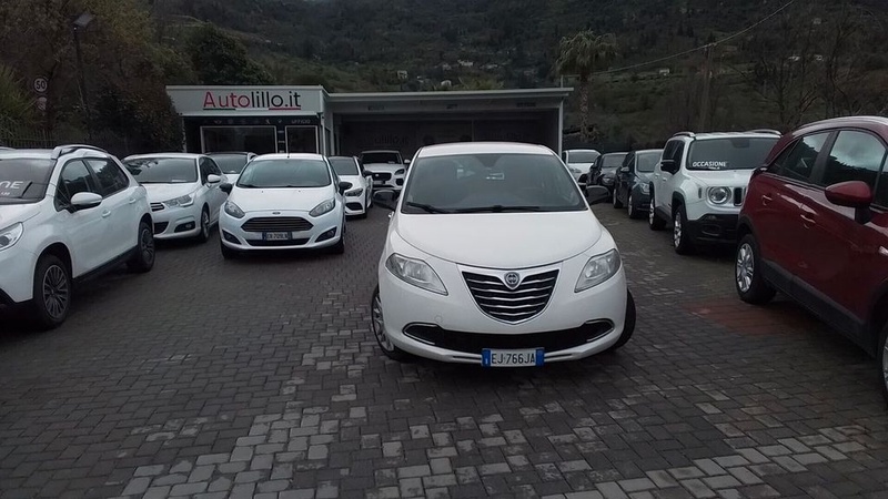 Lancia Ypsilon