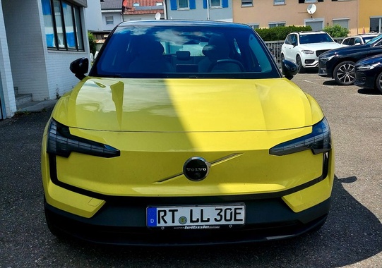 Volvo EX30 2024