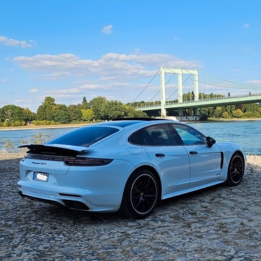 Porsche Panamera 2019