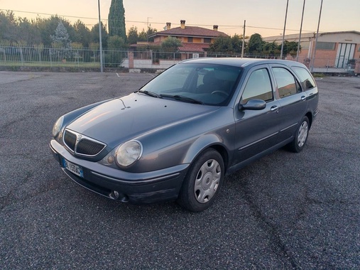 Lancia Lybra 2000