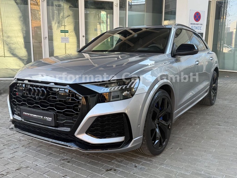 Audi RSQ8