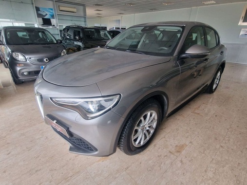 Alfa Romeo Stelvio 2021