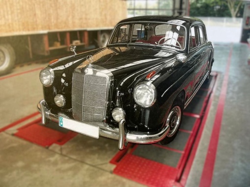 Mercedes-Benz 220 1958