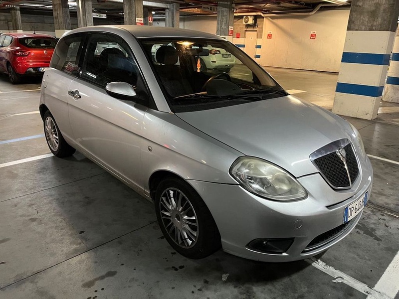 Lancia Ypsilon