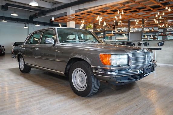 Mercedes-Benz 450 1977