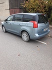 Peugeot 5008 2011