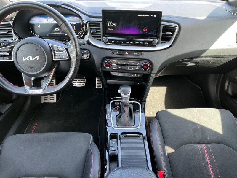 Kia pro cee'd / ProCeed