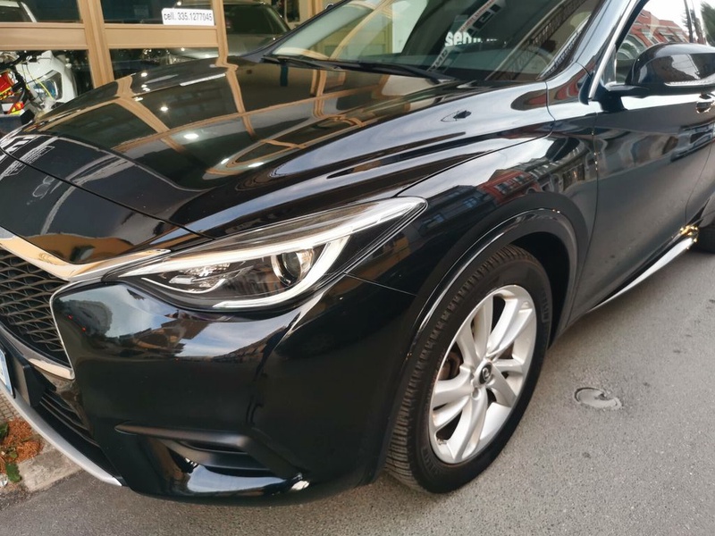 Infiniti Q30