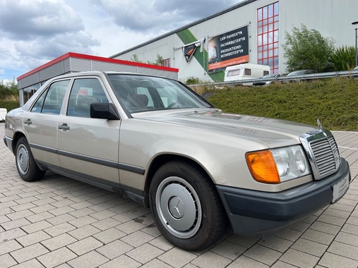 Mercedes-Benz 230 1989